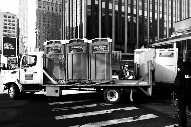 Best Portable toilet rental cost  in Hurstbourne, KY